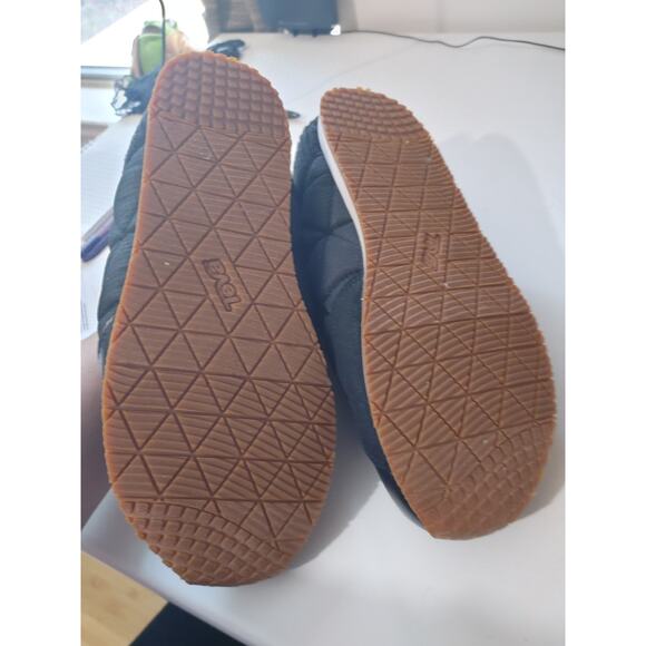 Teva Booties Shoes ReEmber Quilted Black Sz 10 Women - Picture 5 of 6